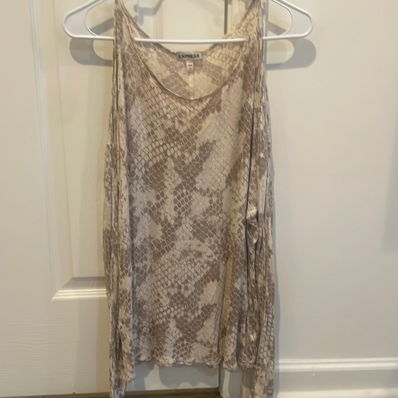 Express Cold Shoulder Longsleeve - Picture 1 of 3